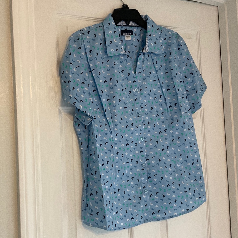 size XL, bust up to 44β inches, new condition, butterfly π¦ button down - Picture 3 of 14